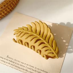 Fashion Acrylic Leaf Shaped Hair Claw Women Girls Non-Slip Large Strong Hold Shark Jaw Clips For Thick Long Hair Summer Headwear