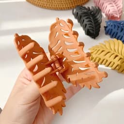 Fashion Acrylic Leaf Shaped Hair Claw Women Girls Non-Slip Large Strong Hold Shark Jaw Clips For Thick Long Hair Summer Headwear