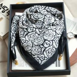 2025 New Plaid Flower Print Scarves With Magnetic Buckle 65cm*65cm Square Cotton and Linen Neck Wraps Elegant Bag Handle Bands