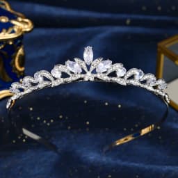 Sparkling Crystal Flower Tiara Classic Europe and America Bridal Wedding Crown Hair Accessories Hairbands for Women