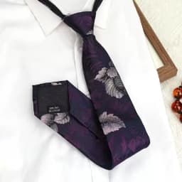 Men's Pre-tied Floral Silk Tie, Business Casual Wedding Tie, Handcrafted High-Quality, Standout Pairing