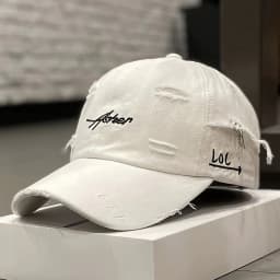 Retro perforated duckbill cap for men and women in spring and summer fashion, simple street baseball cap, trendy perforated