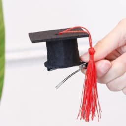 2pcs Mini Graduation Tassel Hat Clip Dollhouse Multifunction Bachelor Cap Clip Photography Props Doctoral Cap Clip