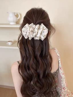 1pc Cloud Small Floral Banana Clip, Enhances Hair Volume, Women's High-End New Back-of-Head Hair Bun Clip Hair Accessories