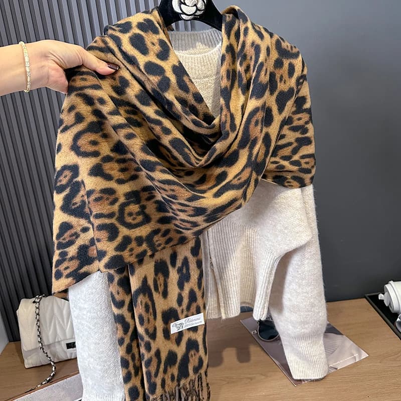 New Fashion Sexy Leopard Women Winter Warm Scarf Tassels Shawl Cashmere Foulard Pashmina Hijabs Lady Scarves Wraps