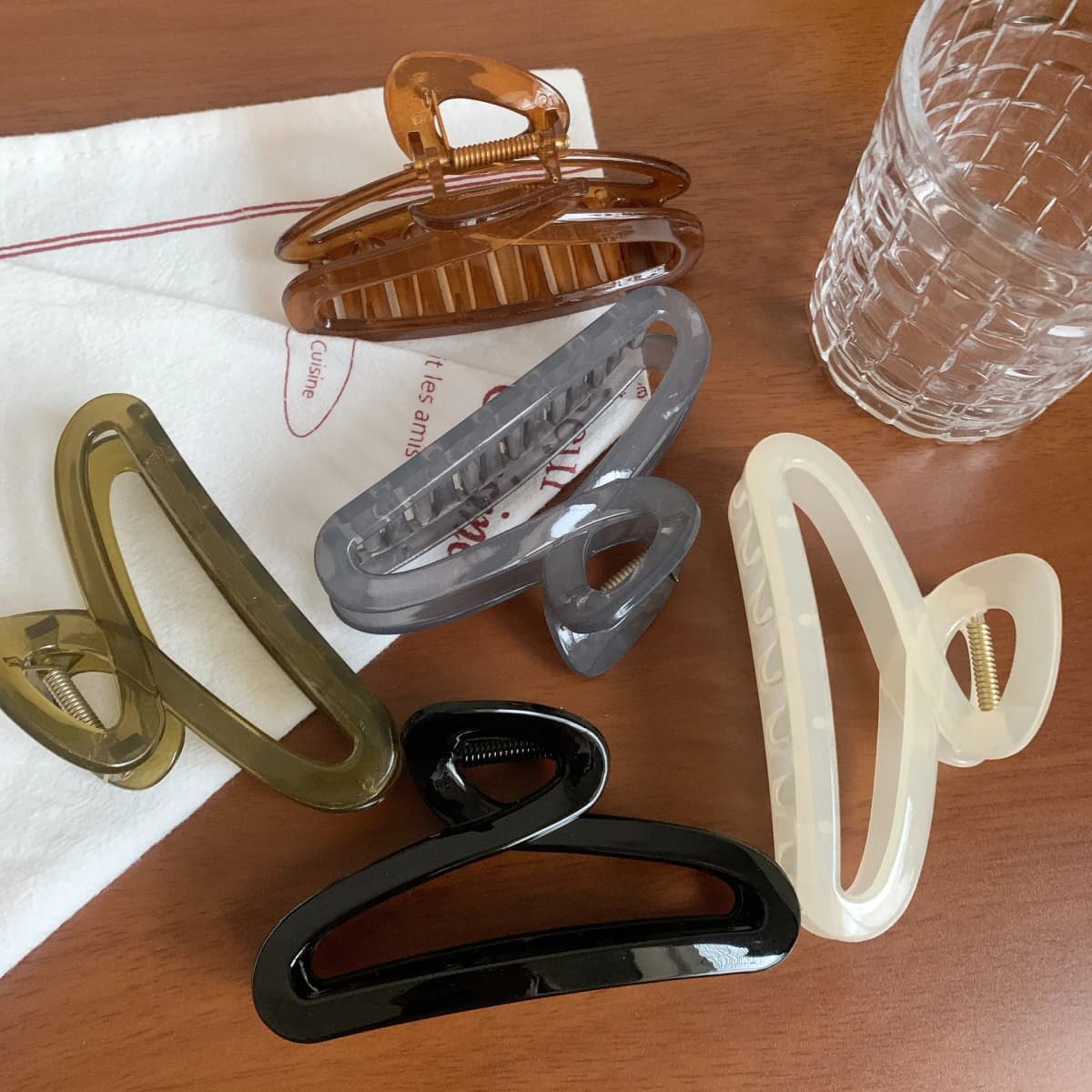 1pc Jelly colored injection molded clip for women's new high-end style, large plate hair clip, shark clip hair clip