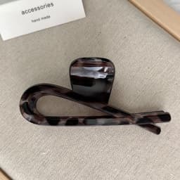 Simple Large Crab Hair Claw Clips Women Girls Matte Tortoiseshell Bow Ponytail Hair Clamps Barrettes Hairpins Hair Accessories