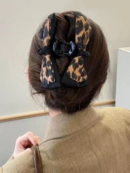1pc elegant classic stylish leopard print element hair claw, double-layer fabric leopard print bow hair claw shark clip