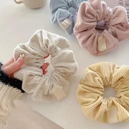 Four Beige Corduroy Hair Bands Are Soft and Skin-Friendly, Making It Easy to Create a Gentle Atmosphere in Spring!