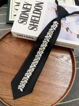 An Original, Niche Design, Shiny and Elegant Tie with Rhinestone Embellishments, Adjustable, Suitable for Spring and Summer, for Girls and Women to Wear with Dates, Shirts, Parties, and Festivals