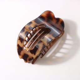 Fashion Oval Flat Hair Clips for Women New Design Leopard Large Flat Round Claw Clip French Acrylic Lying Down Hair Accessories