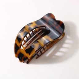 Fashion Oval Flat Hair Clips for Women New Design Leopard Large Flat Round Claw Clip French Acrylic Lying Down Hair Accessories
