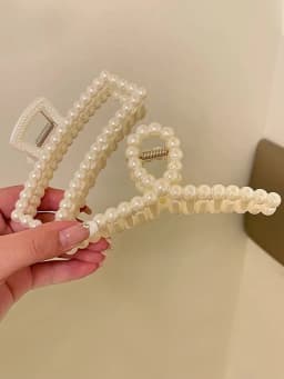 1pc Temperament Large Pearl Hair Clip, Elegant Back of the Head Grip Clip Pan Hair Ponytail Shark Clip, Simple Retro French Clip