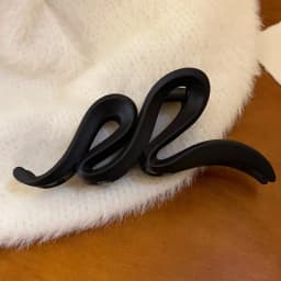 Solid Color Acrylic Frosted Wave Hair Claws for Women Simple Versatile Back Head Shark Clip French Temperament Hair Accessories