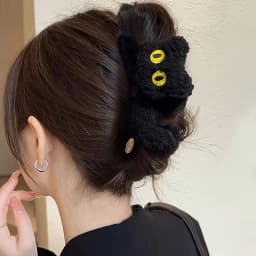 1/2pcs Autumn and Winter Fashion Plush Cat Claw Clip, Cute Cartoon Women's Shark Clip, Super Cute Ponytail Bun Clip.