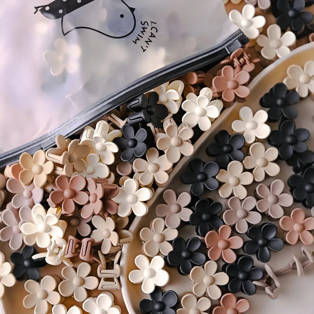 Wholesale 10Pcs Color Mixed Matte Small Flower Hair Claw Clips Sweet Mini Non Slip Hairpins Barrette Women Girl Hair Accessories