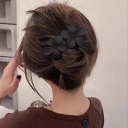 New Hair Clips Accessories Elegant Fashion Frosted Butterfly Flower Barrettes Women Simplicity Hairpins Simple Duckbill Headwear