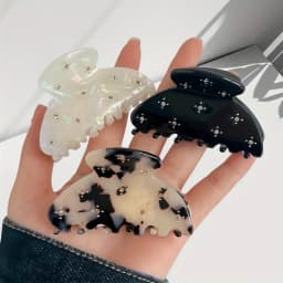 New 2025 Shinning Crystal Stars Acetate Hair Claw Clips for Women Girls Luxury Medium Size Catch Grip Styling Hair Accessories