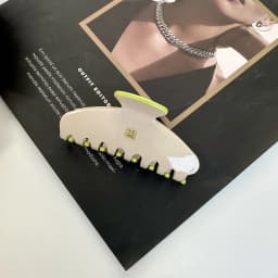 2025 Letter Hairclaws 9CM Shark Clip High Ponytail Hair Grab Clip Headwear Women's Fashion Barrettes Hair Accessories New