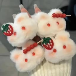 1pc Bingtanghulu strawberry bunny hairpin plush clip cute powder blusher rabbit hairpin autumn and winter hair accessories