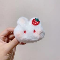 1pc Bingtanghulu strawberry bunny hairpin plush clip cute powder blusher rabbit hairpin autumn and winter hair accessories