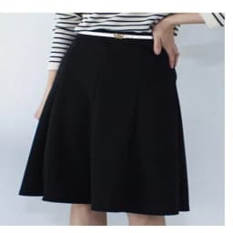 A Small Waist Belt with a Butterfly Buckle, Suitable for Dresses, Shirts and Jeans. It's a New Summer Style That Cinches the Wai