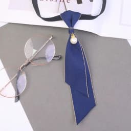 A Handmade Pearl-Embellished Lady's Elegant and Casual Bow Tie, a Neck Accessory Suitable for the Collars of Shirts and Suits, a