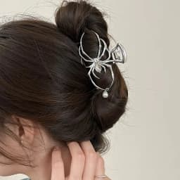 2025 Halloween Black Spider Hair Claw Clips with Pearl Charm Design,Metal Gothic Punk Hair Clips Strong Hold Hair Accessories