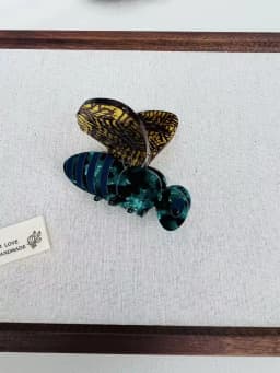 3 Insect Claw Hair Clips. Unique Casual Island Style. Acetate, Handmade. High - Quality. Fashion - Trendy。