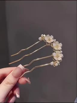 Pearl Flower Wavy Hair Combs for Women Elegant Forest Style U-shaped Hairpin High-end Metal Bun Head Hair Clasp