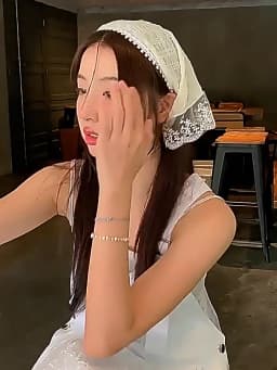 Triangle scarf for women in summer, thin design with sun protection, lace headscarf, French thin design, breathable, versatile h