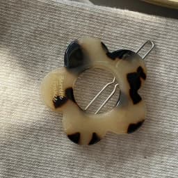 Cute little flower~Korean France's small bangs clip French minimalist edge clip with broken hair clip looks great