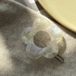 Cute little flower~Korean France's small bangs clip French minimalist edge clip with broken hair clip looks great