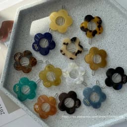 Cute little flower~Korean France's small bangs clip French minimalist edge clip with broken hair clip looks great