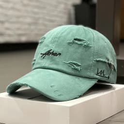 Retro perforated duckbill cap for men and women in spring and summer fashion, simple street baseball cap, trendy perforated