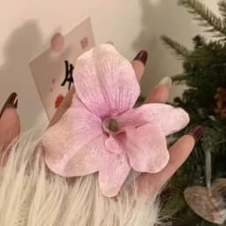 Super Delicate Flower Hair Clip Seaside Atmosphere Clip Photo Hair Accessories Duckbill Clip Lily Hairpins Side Clips