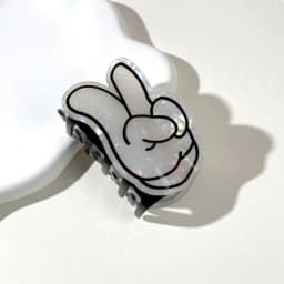 1pc Women's New Simple Casual Acrylic Gesture Hair Clip, Elegant Shark Shaped Ponytail Clip, Minimalist & Unique Hair Accessory