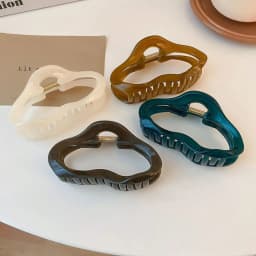 Elegant Clouds Hollow Out Hair Claws Clip Women Girls Jelly Acrylic Hair Clamps Plastic Irregular Barrettes Hair Accessories New