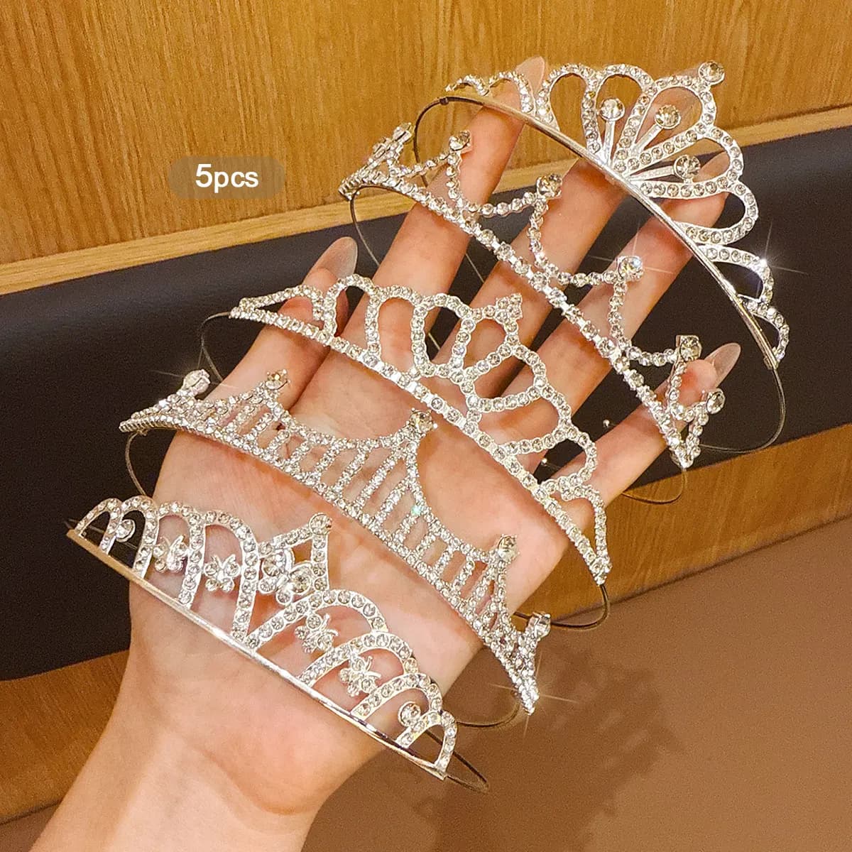 5 fashionable crown headbands with sweet and stylish hair clips suitable for daily use as hair accessories