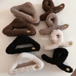 Oval small gold label plush large triangular grab clip fluff cross autumnwinter hairpin girl shark clip headgear hairaccessories