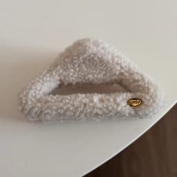 Oval small gold label plush large triangular grab clip fluff cross autumnwinter hairpin girl shark clip headgear hairaccessories