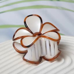 Flower Hair Claw Clips for Women Hair Hold Nonslip Hawaiian Cute Plumeria Spring and Summer Hair Clips Beach Hair Accessories