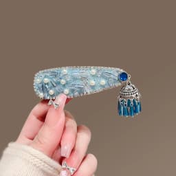 1Pc Blue Crystal Bangs Side Hair Clip Elegant Pearls Fringe Barrette with Dangling Tassel Boho Hair Accessories for Women Girls