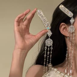 1Pc Blue Crystal Bangs Side Hair Clip Elegant Pearls Fringe Barrette with Dangling Tassel Boho Hair Accessories for Women Girls