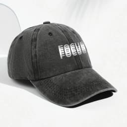 Classic unisex baseball cap with "FOCUS" print adjustable for daily leisure, outdoor sports, and travel