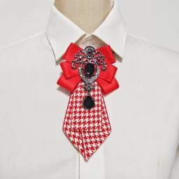 A handcrafted women's tie with contrasting color plaid and diamond accents, exquisite, finely crafted, a must-have for parties, suitable for gifting, and exudes a sense of luxury