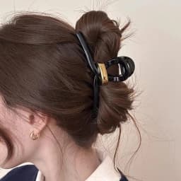 1PC Metal Label Black Large Hair Claw for Women, 2025 New Stylish High-End Back Hair Clip, Elegant Shark Clip Hair Accessory