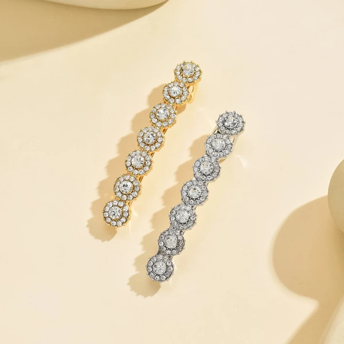 1pc court-style hair clips with diamonds and elegant spring clips are perfect for daily dates