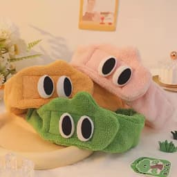 A Cute Cartoon Eye Hair Band for Women, Adjustable, Suitable for Washing the Face and Applying Makeup as a Hair Accessory