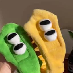 A Cute Cartoon Eye Hair Band for Women, Adjustable, Suitable for Washing the Face and Applying Makeup as a Hair Accessory